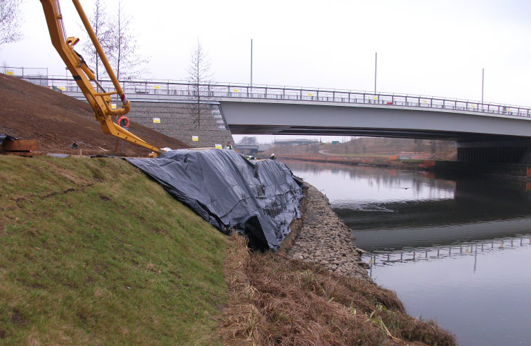 Tiered revetments geotextile